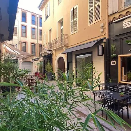 아파트 T2/3 Centre Au Pied Du Castillet